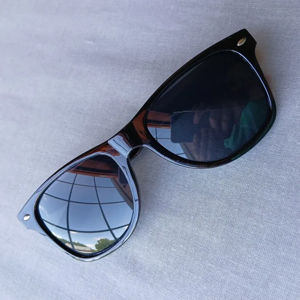 Classic Black Sunglasses OSFM adult sized simple unisex retro 80s 90s Y2K
